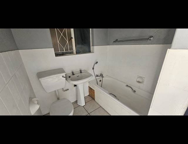 2 BEDROOM TOWNHOUSE FOR SALE IN NEW REDRUTH